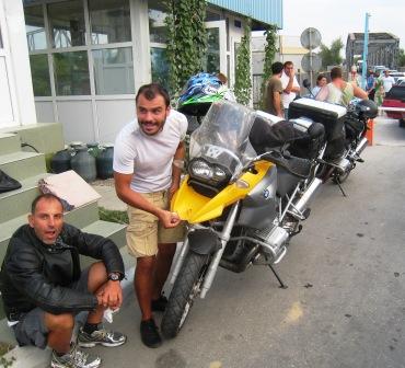 http://www.cs.ust.hk/faculty/dimitris/Bike/B08-6.JPG