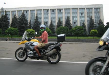 http://www.cs.ust.hk/faculty/dimitris/Bike/B08-8.JPG